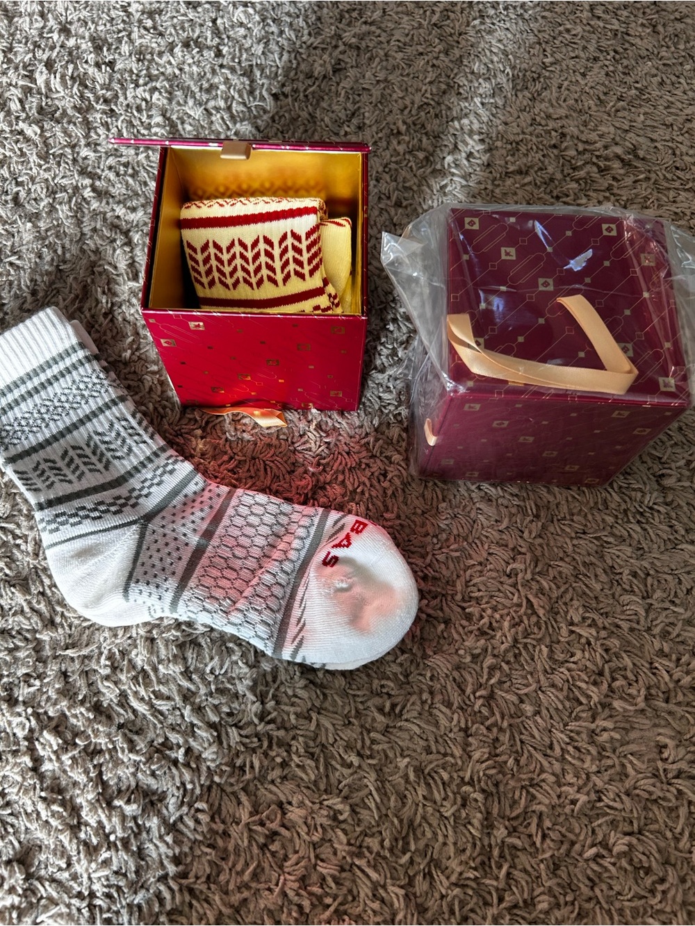 Bombas Women's Fair Isle Crew Socks in White and Gray